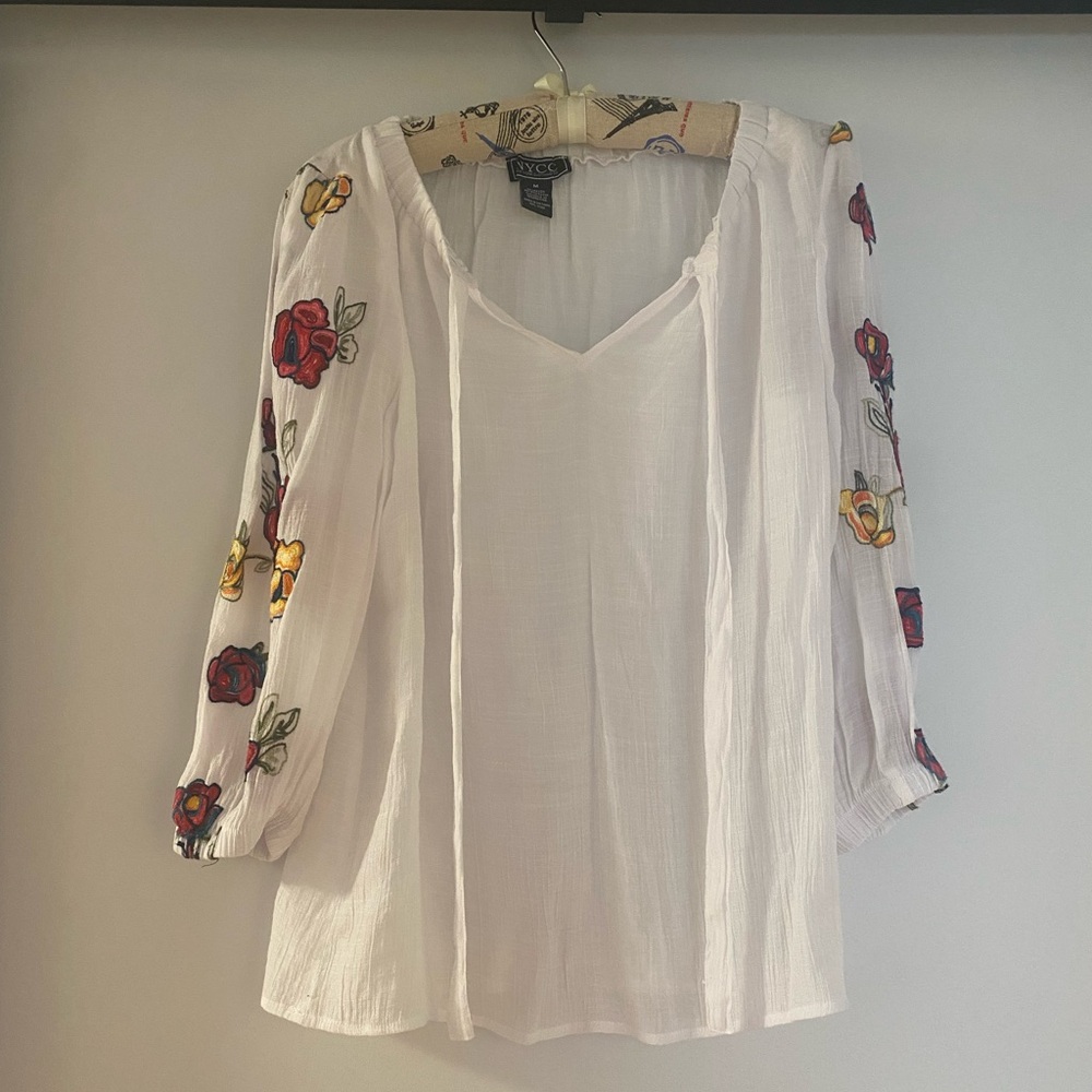 NYCC Women's Boho White Blouse with Floral Sleeves